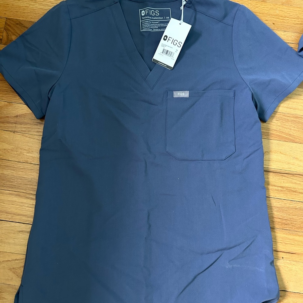 Figs Women’s One Pocket Scrub Top Space Navy